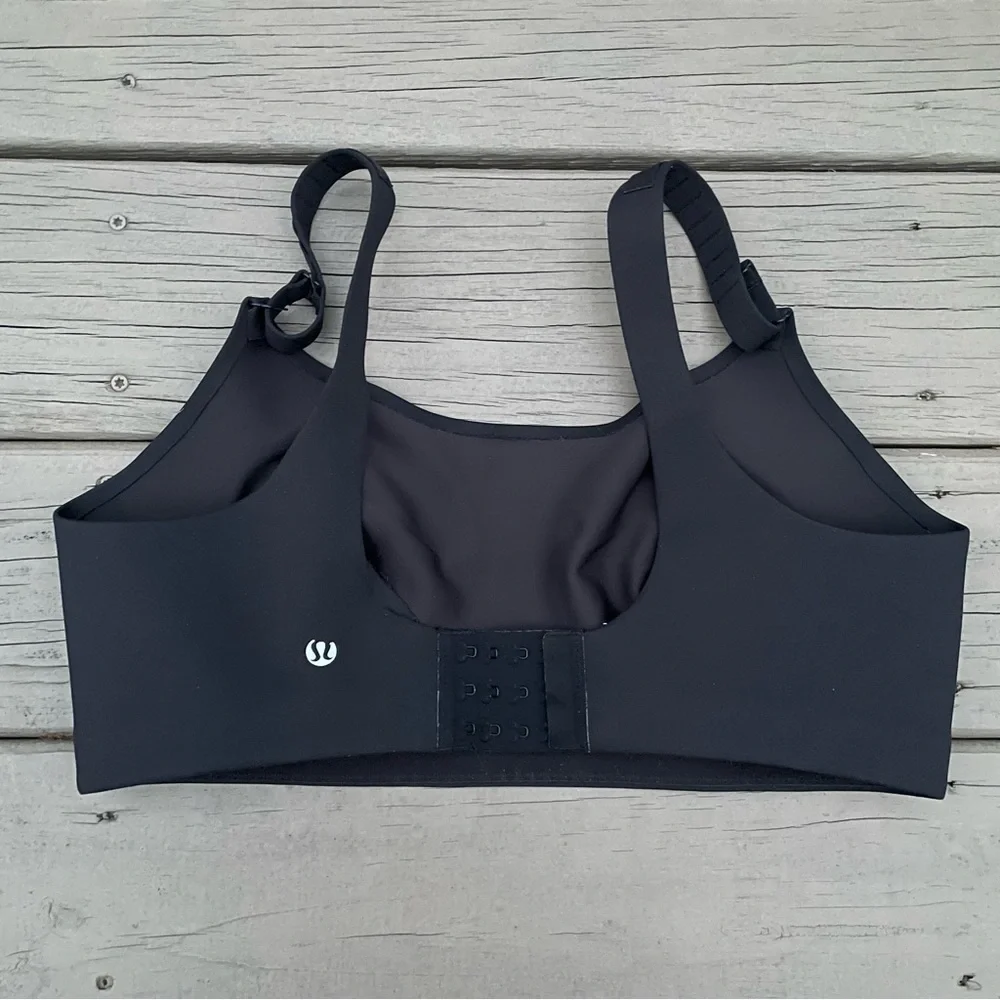 Lululemon Booby Bracer Bra in Black size 38 DD